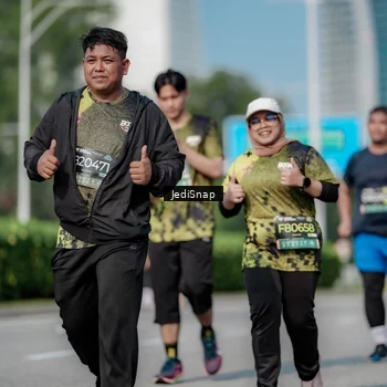 Runner Photo 6879086