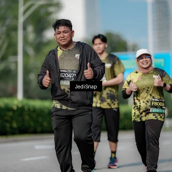 Runner Photo 6879105
