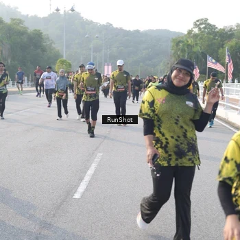 Runner Photo 6879122