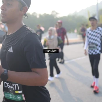 Runner Photo 6879126