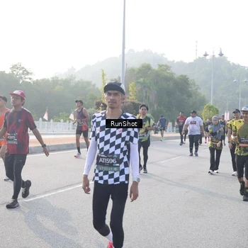 Runner Photo 6879129