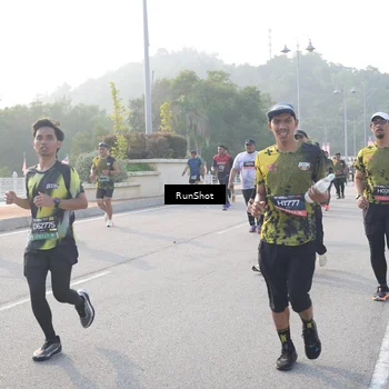 Runner Photo 6879135