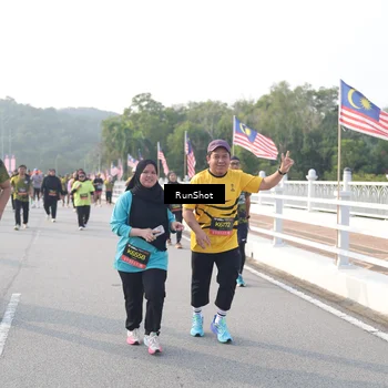 Runner Photo 6879139