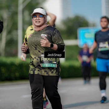 Runner Photo 6879141