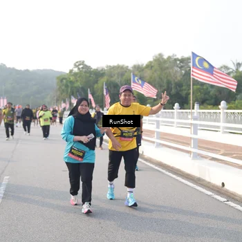 Runner Photo 6879143
