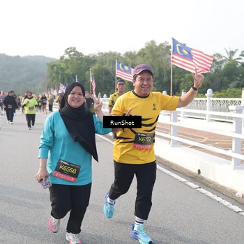 Runner Photo 6879156