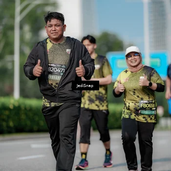 Runner Photo 6879201