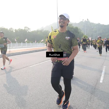 Runner Photo 6879239