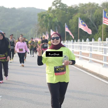 Runner Photo 6879250