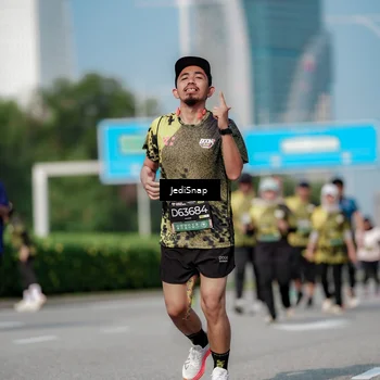 Runner Photo 6879268