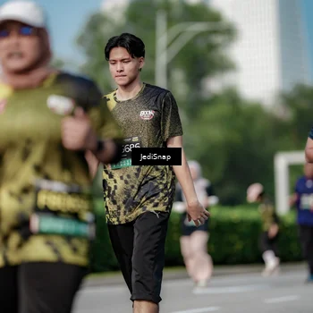 Runner Photo 6879285