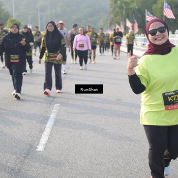 Runner Photo 6879302