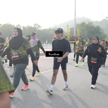 Runner Photo 6879325