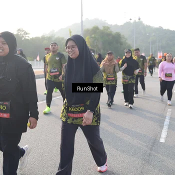 Runner Photo 6879350