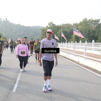 Runner Photo 6879357