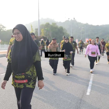 Runner Photo 6879359