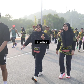 Runner Photo 6879364