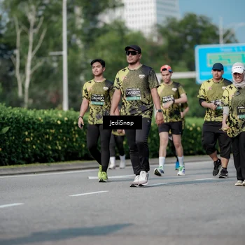 Runner Photo 6879409