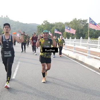 Runner Photo 6879440