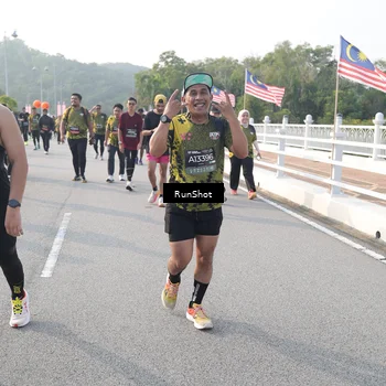 Runner Photo 6879442