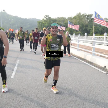 Runner Photo 6879446