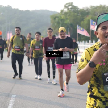 Runner Photo 6879453