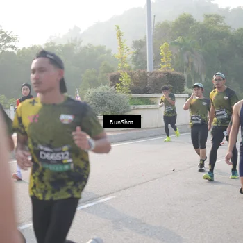 Runner Photo 6879464