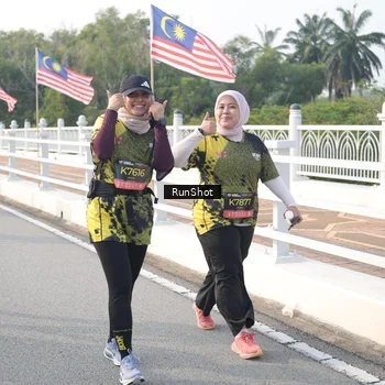 Runner Photo 6879499