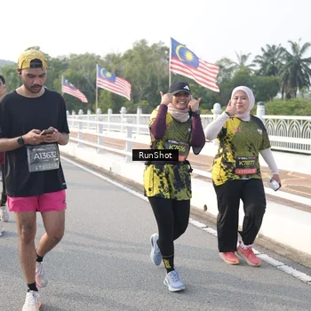 Runner Photo 6879504