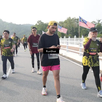 Runner Photo 6879512