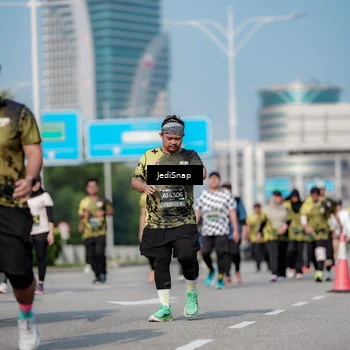 Runner Photo 6879513