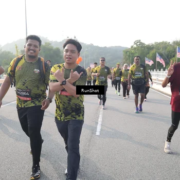 Runner Photo 6879533