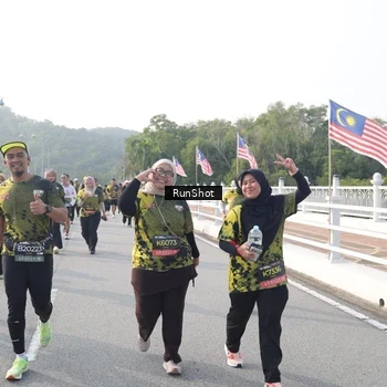 Runner Photo 6879590