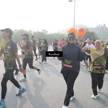 Runner Photo 6879639