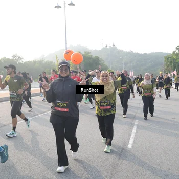 Runner Photo 6879643