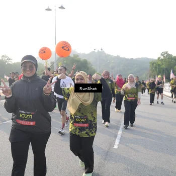 Runner Photo 6879656