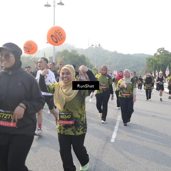 Runner Photo 6879657