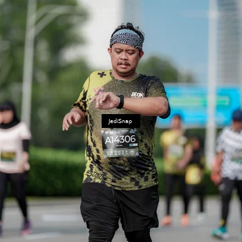 Runner Photo 6879659