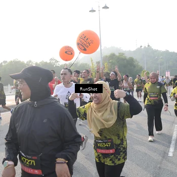 Runner Photo 6879666