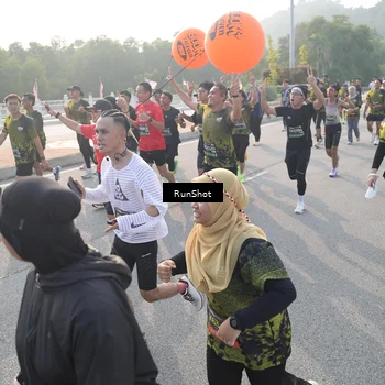 Runner Photo 6879669