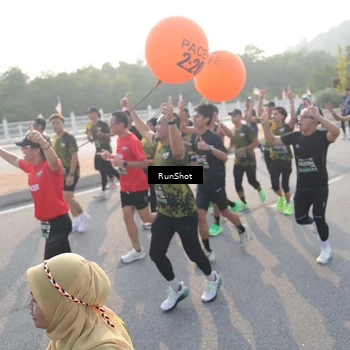 Runner Photo 6879690