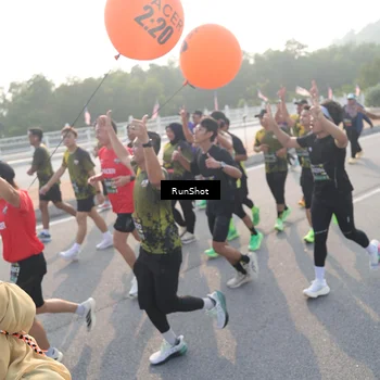 Runner Photo 6879695