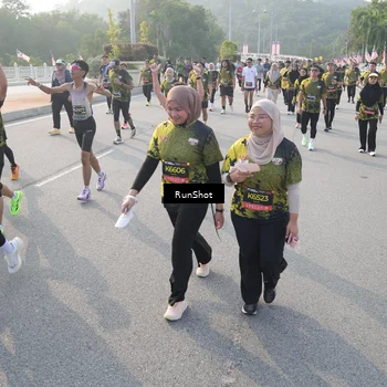Runner Photo 6879708