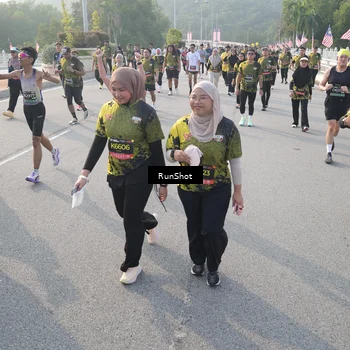 Runner Photo 6879713