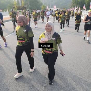 Runner Photo 6879715