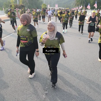 Runner Photo 6879719
