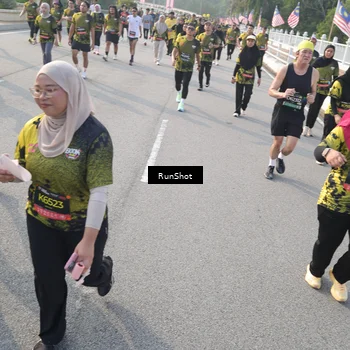 Runner Photo 6879730