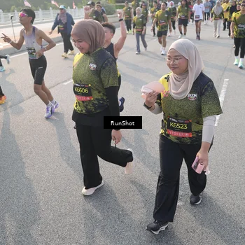Runner Photo 6879739