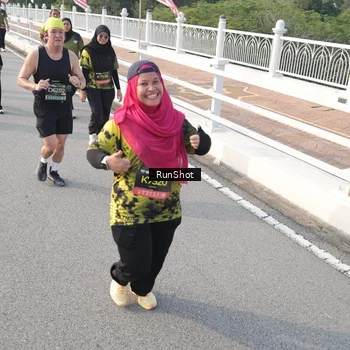 Runner Photo 6879750