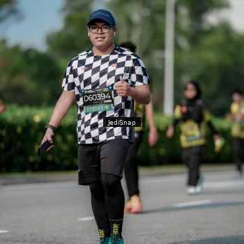 Runner Photo 6879772
